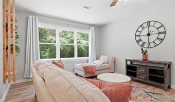 906 Cedar Ct, Aberdeen, NC 28315