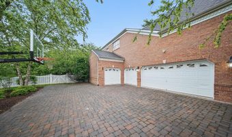 43582 OLD KINDERHOOK Dr, Ashburn, VA 20147