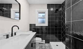 22 Guilette Pl, Amityville, NY 11701