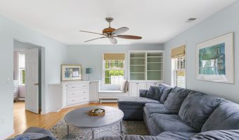 211 Oak St, Bath, ME 04530