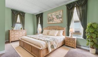 221 FRANKLIN St, Alburtis, PA 18011