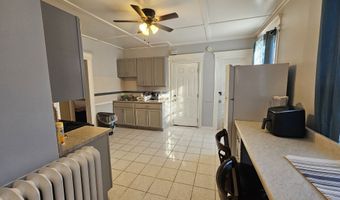 592 Laurel Ave 2Nd Floor, Bridgeport, CT 06605
