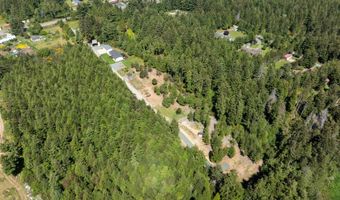 87477 Jean Dr, Bandon, OR 97411