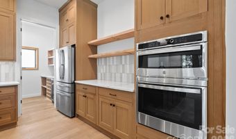 31 Grindstaff Dr, Asheville, NC 28803