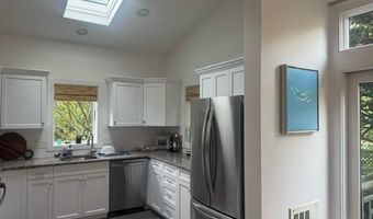 158 Narragansett Ave 1-C, Newport, RI 02840