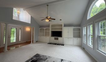 206 Meadow Ridge Dr, Bardstown, KY 40004