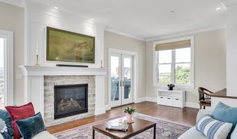 284 Bunker Hill St 4, Boston, MA 02129