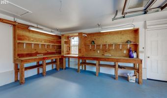 545 HASSETT St, Brookings, OR 97415