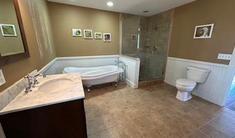 11 Treat St, Belfast, ME 04915