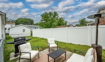 9327 Mackenzie Rd, Affton, MO 63123