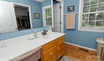 6 Oak Grove Rd, Arden, NC 28704