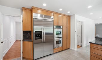 7556 PEPPERELL Dr, Bethesda, MD 20817