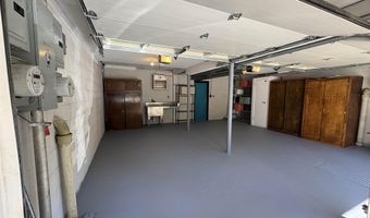 7 Gregg Ln, Bayonne, NJ 07002