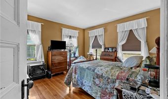 496 Broadway, Newport, RI 02840