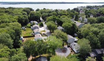3 Onondega Rd, Narragansett, RI 02882
