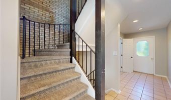 824 S Chillicothe Rd 14, Aurora, OH 44202