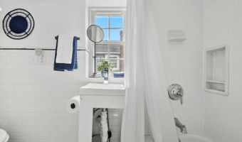 11 Thompson Rd 11, Bourne, MA 02532