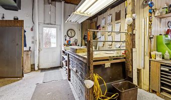 585 Riverside Dr, Augusta, ME 04330