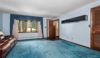 1 Rocky Crest Rd, Cumberland, RI 02864