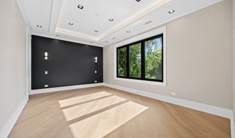 1801 N Clarence Ave, Arlington Heights, IL 60004