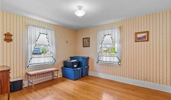 112 Oakton St, Woonsocket, RI 02895