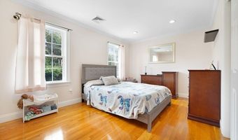 489 Main St, Acushnet, MA 02743