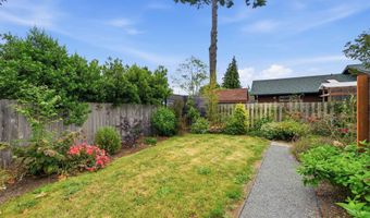 1155 2ND St NE, Bandon, OR 97411