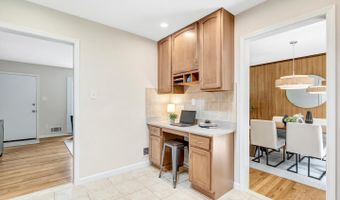 4808 BRADFORD Dr, Annandale, VA 22003