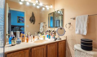 32 Foxberry Dr, Arden, NC 28704