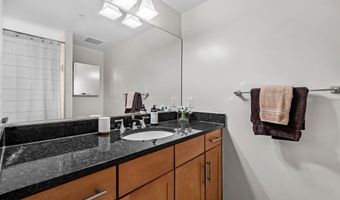 1111 ORONOCO St 326, Alexandria, VA 22314