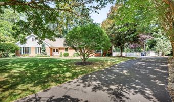 30 Packard Dr, Middletown, NJ 07748