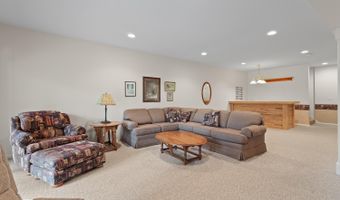 830 Richlyn Dr, Adrian, MI 49221