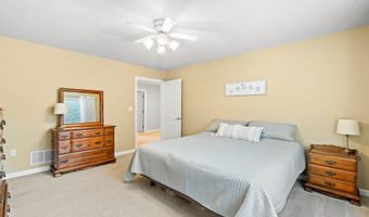 9 Hubbard Rd, Amherst, NH 03031