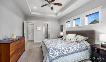 10 Fox Point Ct, Ada, MI 49301