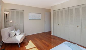 609 Watersedge Dr, Ann Arbor, MI 48105