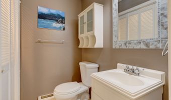 132 Sutton Pl 132, Bloomfield, CT 06002