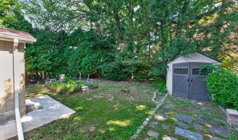 87 Buckingham Dr, Albany, NY 12208
