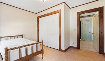 33 Bunker Hill Rd, Auburn, NH 03032