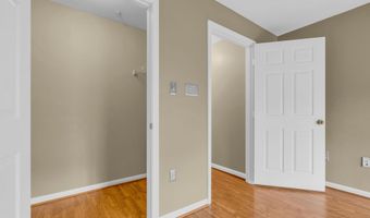 20593 CORNSTALK Ter 101, Ashburn, VA 20147
