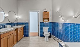 99 Smith St, Bristol, RI 02809