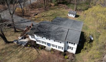 2 Greenview Rd, Brookfield, CT 06804