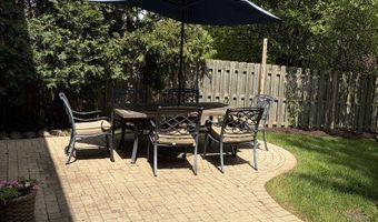627 S Patton Ave, Arlington Heights, IL 60005