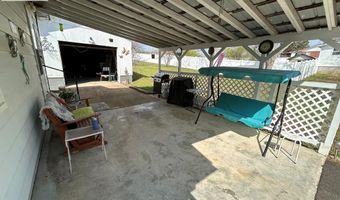 449 OAK St, Big Sandy, TN 38221