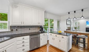 706 Braidwood Rdg NW, Acworth, GA 30101
