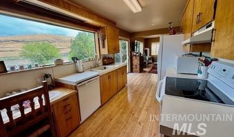 407 1st St, Asotin, WA 99402