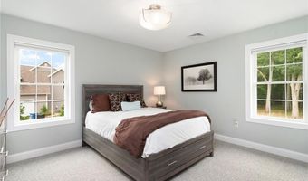 42 E Lantern Rd, Lincoln, RI 02865