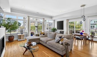 284 Shore Dr, Branford, CT 06405
