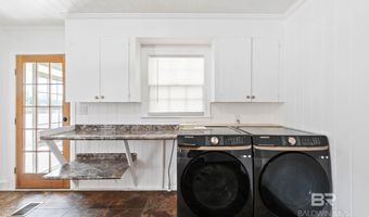 301 E Craig St, Atmore, AL 36502