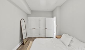 1102 S HIGHLAND St 3, Arlington, VA 22204