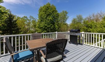 2665 Sun Rdg, Asbury, IA 52002